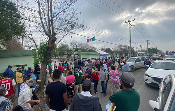 Filas desde la madrugada para recibir la vacuna en Reynosa 2 170468362 178790914086593 937068414209798195 n 1