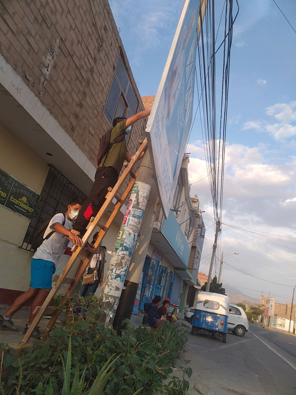 Convierten basura electoral en casas para perros callejeros 1 173417811 373444130479852 1708893277831533046 n