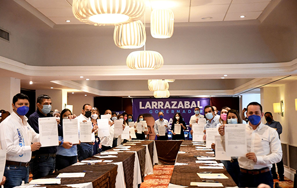 Firma Larrazabal compromiso en pro de la primera infancia 1 177973099 3078773659058152 7793436815437740557 n