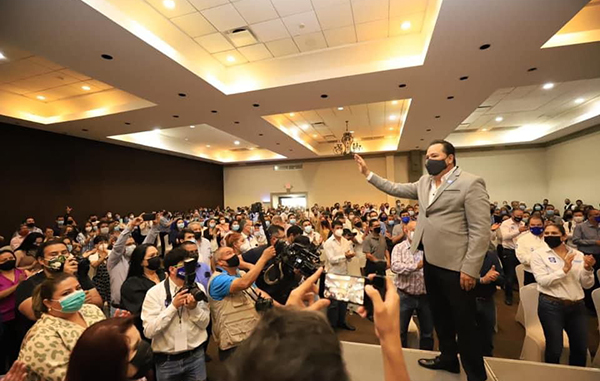 ‘Apoyo y respeto a todos los maestros’: Lara Bazaldúa 1 179025457 1373586846350635 7992384749967073502 n