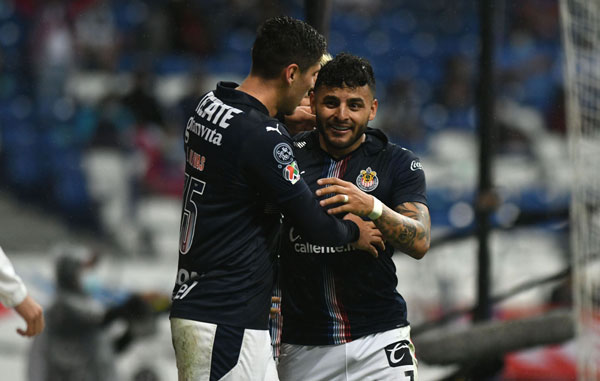 Le pega Chivas a Rayados; llegan al Clásico con dos derrotas 4 par
