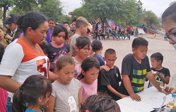 Llevan momentos de alegría a niños migrantes en Reynosa 3 182819298 372674034078509 4930018458074917280 n