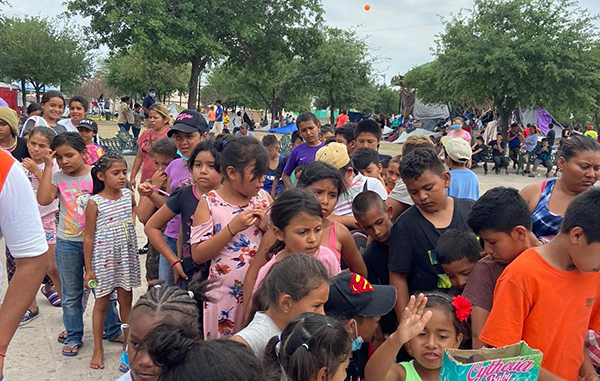 Llevan momentos de alegría a niños migrantes en Reynosa 5 182826300 307776814291255 6109902572176209565 n