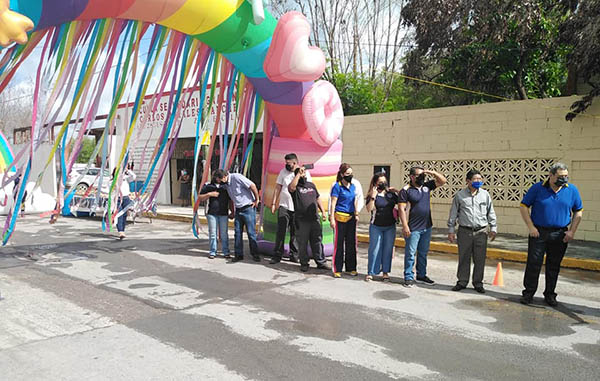Secundaria 7 de Reynosa organiza caravana para festejar ‘Día del Estudiante’ 1 188567242 831534804388043 3443287730283969511 n