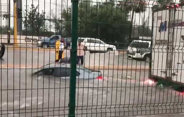 Rescata Protección Civil a hombre arrastrado por corriente 1 Captura de pantalla 2021 05 19 a las 9.47.04 a.m.