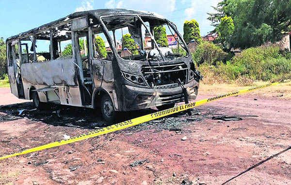 presuntos_extorsionadores_edomex_queman_camion