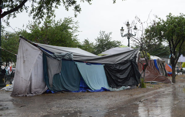 Sobreviven migrantes bajo la lluvia; solicitan ayuda 3 refu