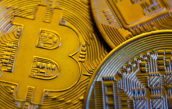 _118569414_bitcoin2