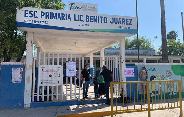Sin aglomeraciones votan en la Rodríguez 2 193954782 829399554362317 5369168019149303099 n