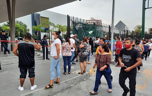 Persiste afluencia elevada en módulo de Cintermex 2 194430694 502924777789645 3335597765859560339 n
