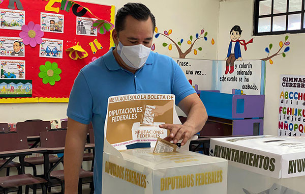 Alberto Lara emite su voto, invita a votar a la ciudadanía 1 195112597 341850817295003 8736800625155007309 n