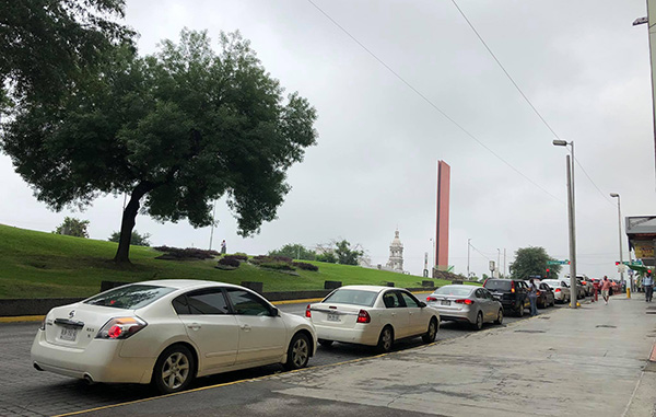 Aumenta fila para pruebas Covid-19 en Drive Thru en Monterrey 2 197100798 495726944841841 8078328748270392899 n
