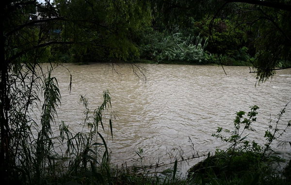 Espantan lluvias a paseantes del Río la Silla 2 201841673 514177859634979 3380152829645047004 n