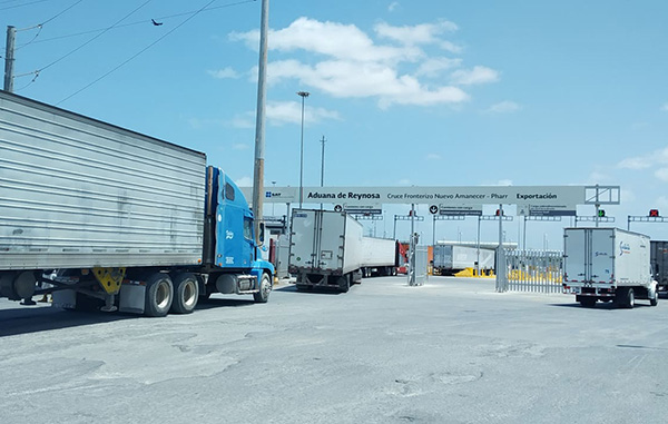 Filas kilométricas en el puente Reynosa-Pharr 1 204567155 121949619995866 7634023020453703650 n
