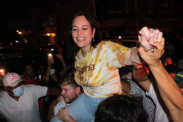 Carmen Lilia Canturosas se proclama ganadora en Nuevo Laredo 1 Carmen 1