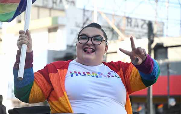 Macroplaza se pinta de colores por marcha de la diversidad 4 MARCHA 5
