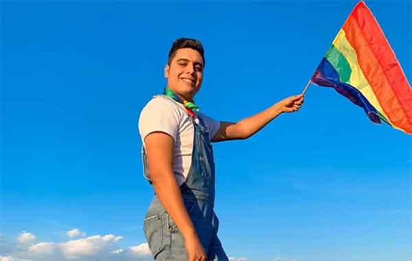Macroplaza se pinta de colores por marcha de la diversidad 6 MARCHA 9