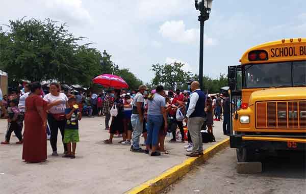 Realizan traslado de cientos de migrantes a albergue Senda de Vida 1 MIGRANTES 2 1