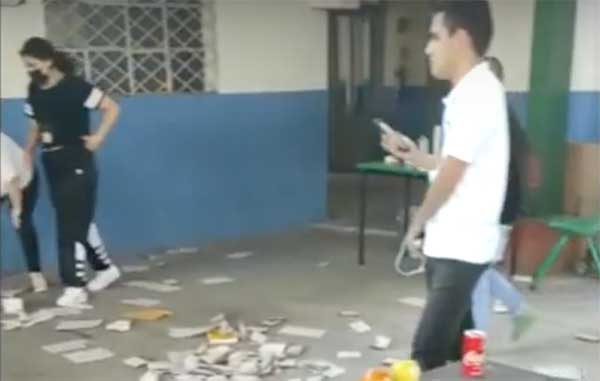 Hombres armados destruyen casilla en Monterrey 1 VOTOS 2