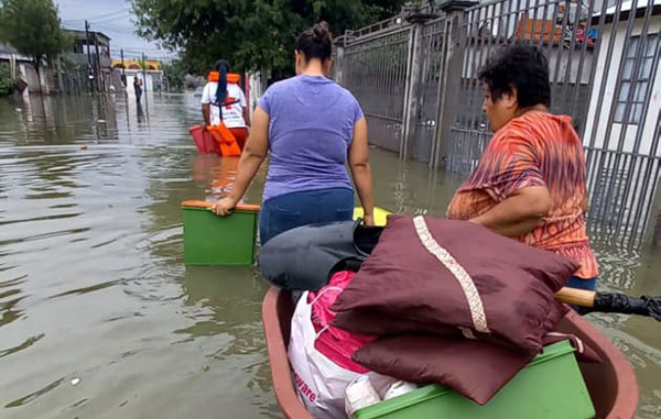 Paramédicos acuden al rescate de damnificados en Reynosa 1 209704364 811992769502109 8498168779684062175 n