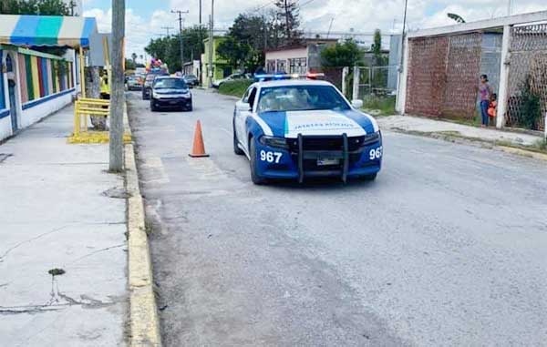 Policías apadrinan a niña de kinder que iba a graduarse sola 1 MATAMOROS 1