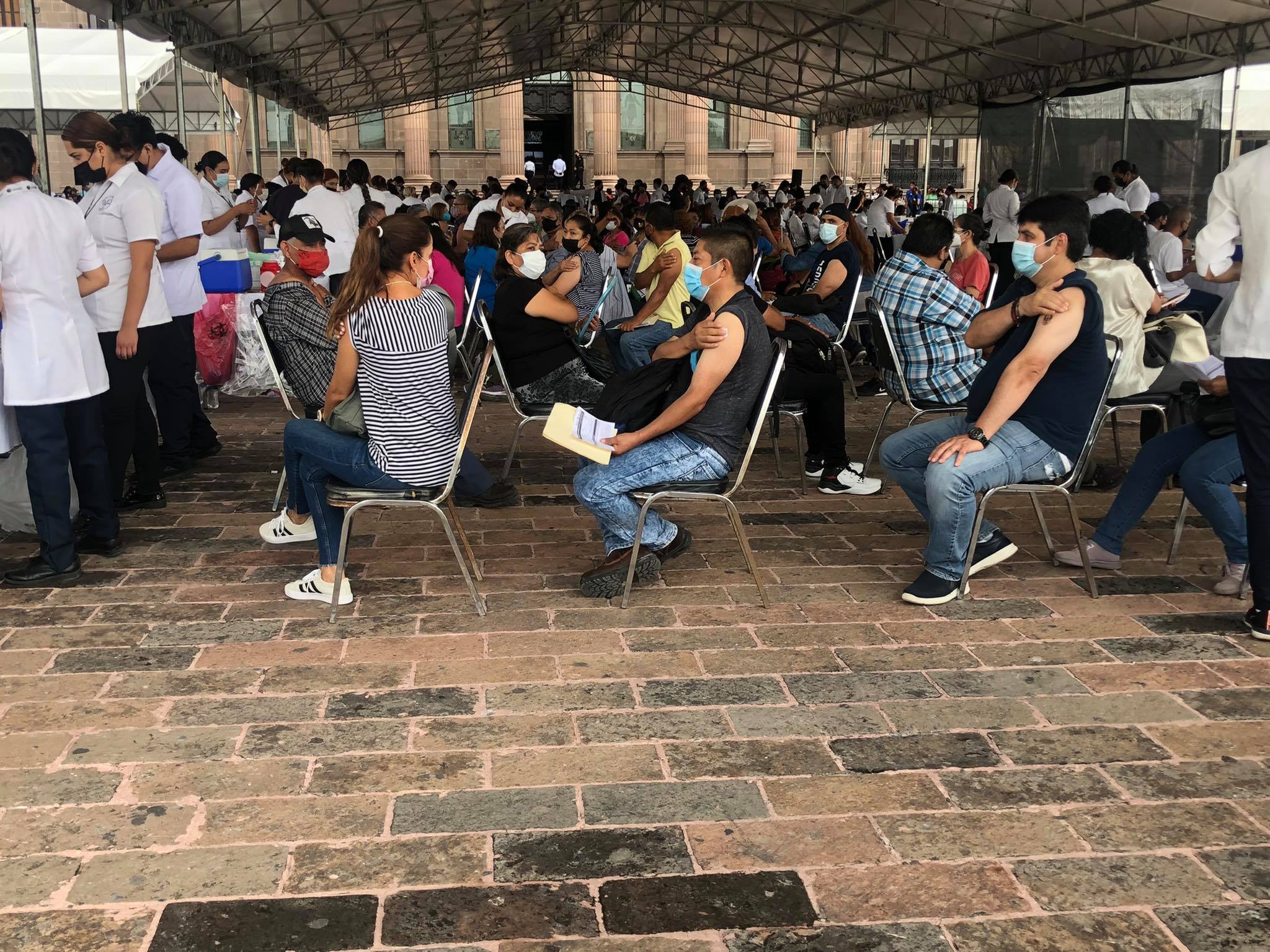 Aceleran vacunación contra el Covid-19 en la Macroplaza 1 218235478 382928490113462 3166682176670169175 n