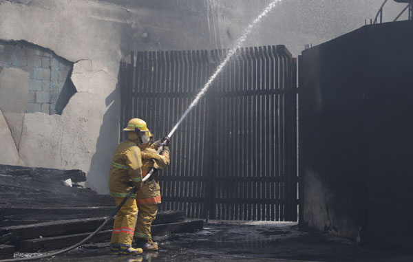 Dos muertos y seis heridos, el saldo en el incendio de Protexa 5 aggdd