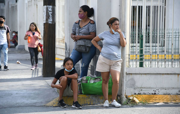 Regresan los tumultos afuera al Hospital Universitario 4 hu2