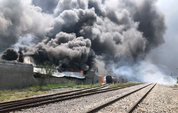 Reportan explosión e incendio en fábrica de Santa Catarina 1 inc