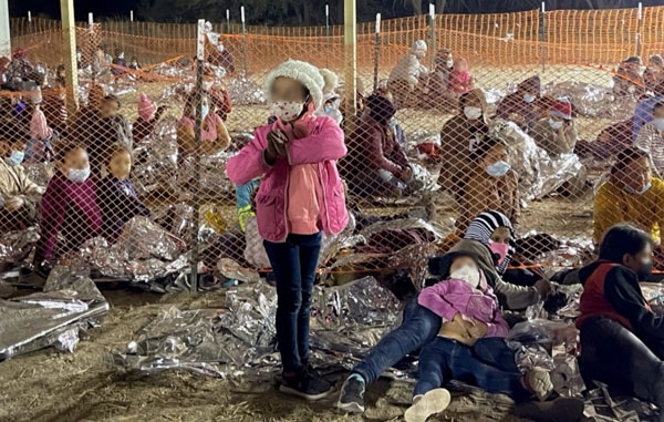 Instalan centro de detención migratoria bajo puente Anzaldúas 3 migran
