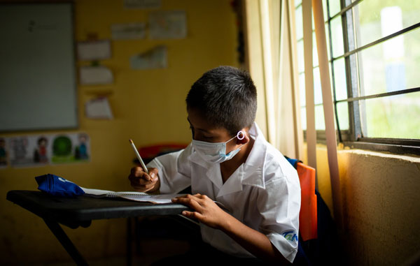 Eligen a escuelas para clases presenciales de reforzamiento 1 nino