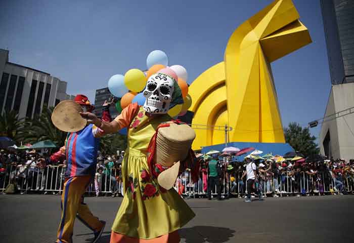 Gran colorido muestra desfile Internacional del Día de Muertos en CDMX (fotogalería) 8 MUERTOS 8 1