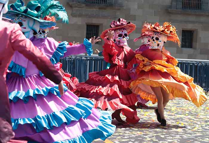 Gran colorido muestra desfile Internacional del Día de Muertos en CDMX (fotogalería) 1 MUERTOS
