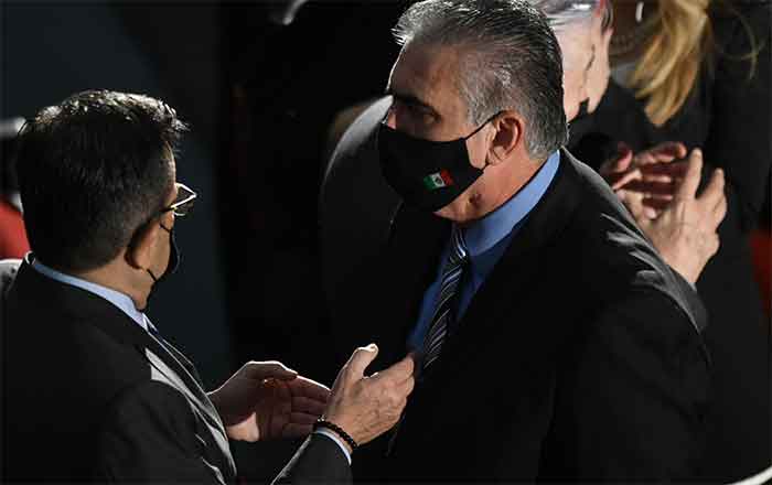 'Desfilan' políticos en toma de protesta de Samuel 4 foto 2