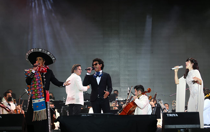 La última noche del FILS se convirtió en una fiesta mexicana 1 254456400 566104141130108 6452648878550631291 n