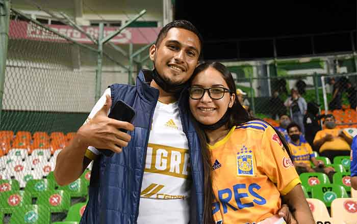 Fans de Tigres ponen ambiente en estadio de León 5 FANS 5
