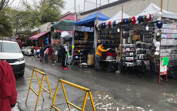 Puestos ambulantes de Colegio Civil desafían a las autoridades municipales 2 272044957 2148759698611028 18944157581405625 n