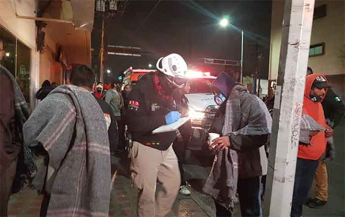 Reparten calcetas y cobertores por bajas temperaturas en Nuevo León 1 MONTERREY 2