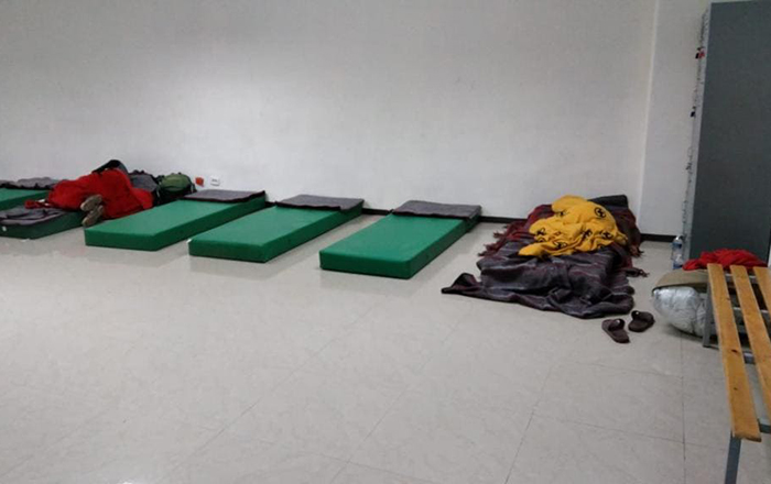 Diez personas reciben cobijo en el Polideportivo 1 272031477 365552098340177 6278792074010695675 n