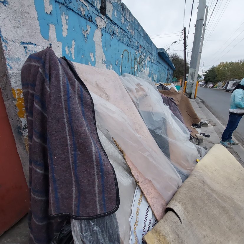 Sufren migrantes por bajas temperaturas de Nuevo León 7 272750396 299752202136869 2834685169098630052 n