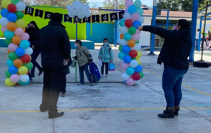 Entre adaptación y cambios retornan alumnos a clases presenciales 1 274712119 261867332782951 2608493548062079783 n