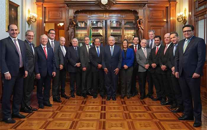 AMLO reconoce trayectoria de Carlos Salazar, presidente del CCE 1 AMLO 5