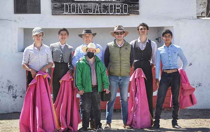 Impulsan en el campo a futuras promesas taurinas 1 NOVILLEROS 6
