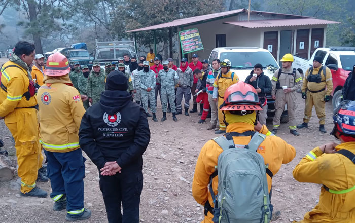 Combaten incendio forestal desde el aire 1 pc 1