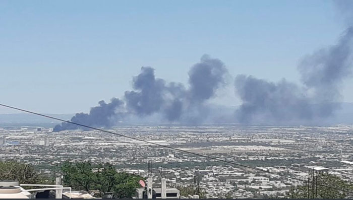 Se incendia fábrica y provoca inmensa nube negra 2 Incendio 3