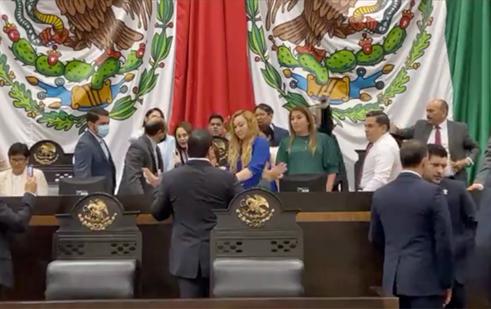 Suspenden trabajos del Congreso; PAN quería sesionar con 19 diputados 1 275195488 734184587921663 4128197010798933043 n