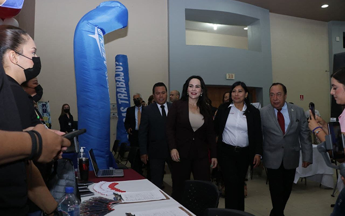 Realizan feria del empleo en Nuevo Laredo 1 286397130 1371686946660000 3753324584857071317 n