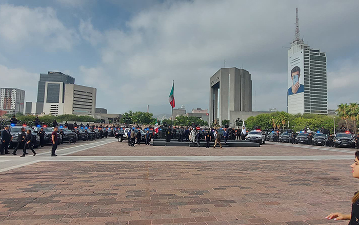 Se incrementan homicidios en NL; entregan equipo para combatir delincuencia 5 287303262 429925492059370 3681775362191659668 n