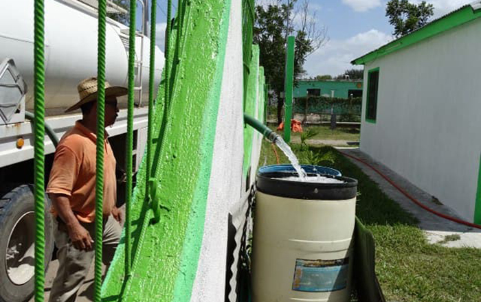 Llevan agua a Los Pinos en Río Bravo 3 288936961 593608832183320 102120208758615889 n