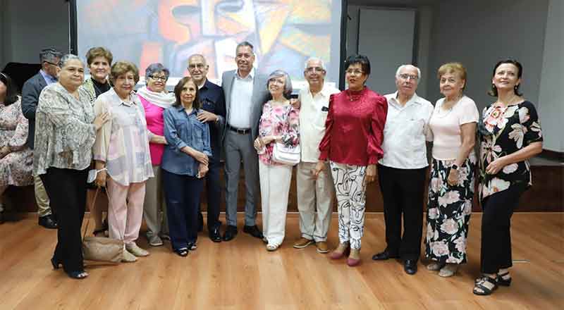 Inaugura alcalde de Reynosa expo 'Trayectos' en el IRCA 1 EXPO ARTEMIO 2
